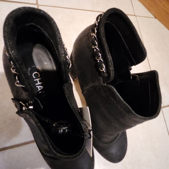 CHANEL Nubuck shimmer booties 41.5 / 9.5 U.S. - Picture 3 of 6